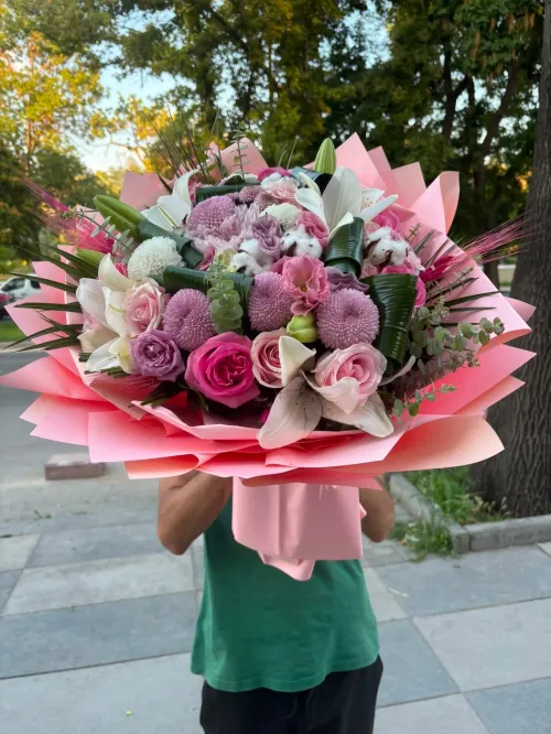 Pembe Şaheser Lilyum ve Gül Buketi