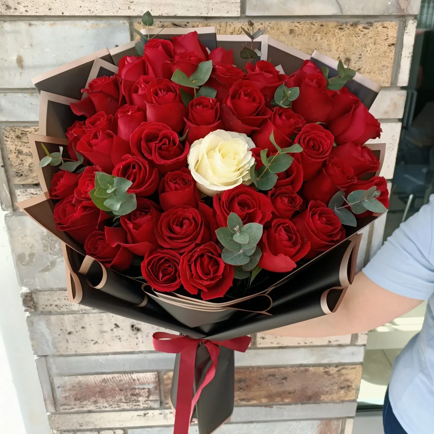 Kırmızı Gül ve Beyaz Gül Buketi